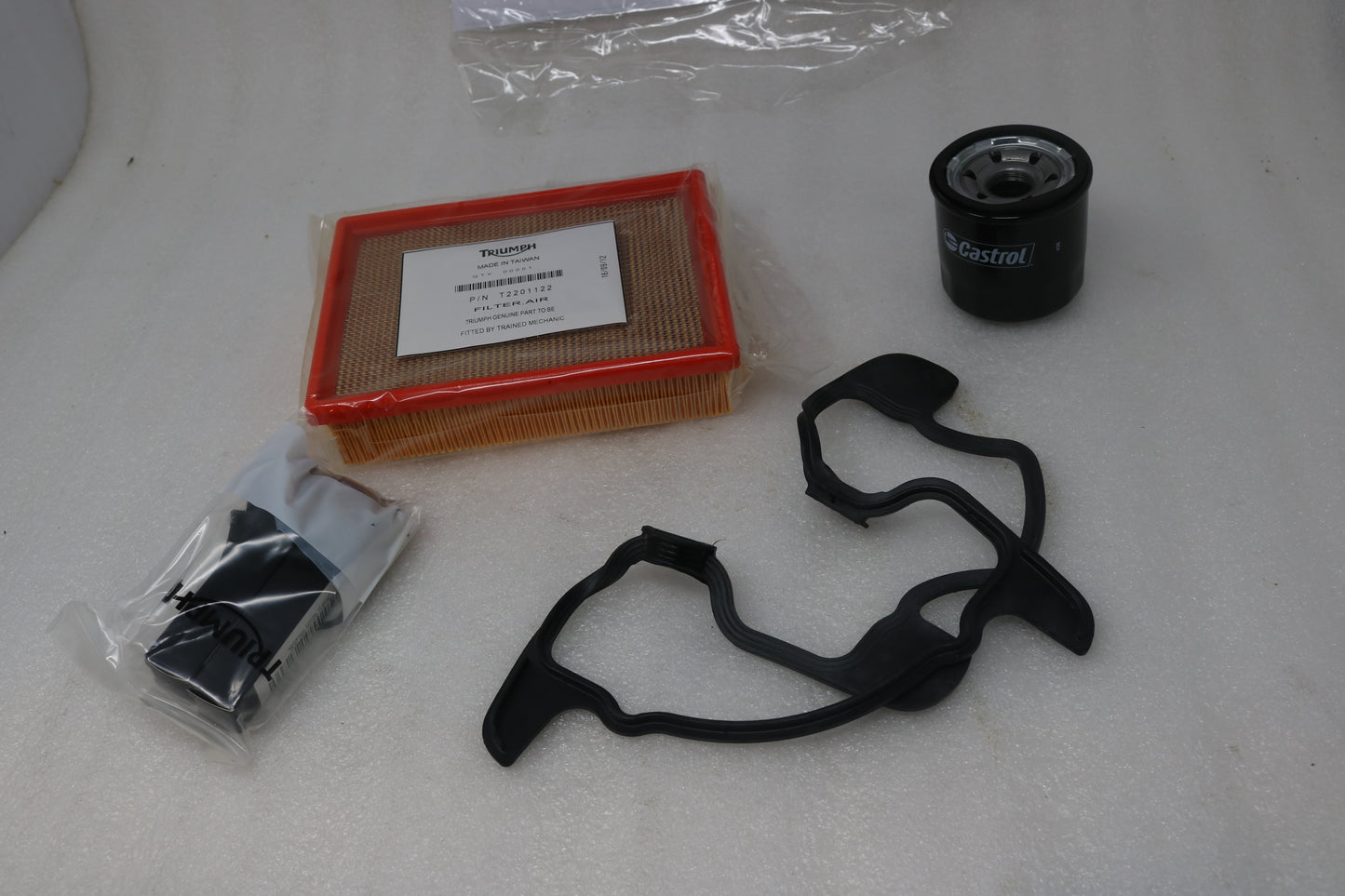 T3990034 NEW OEM 2017-2018 TRIUMPH THRUXTON 1200 ENGINE SERVICE KIT T3990034