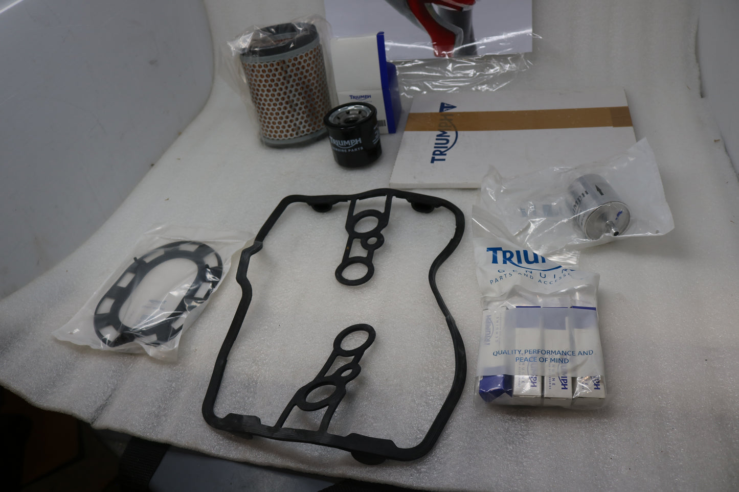 T3990008 NEW OEM 2009-2020 TRIUMPH THUNDERBIRD 1600 1700 ENGINE SERVICE KIT T3990008