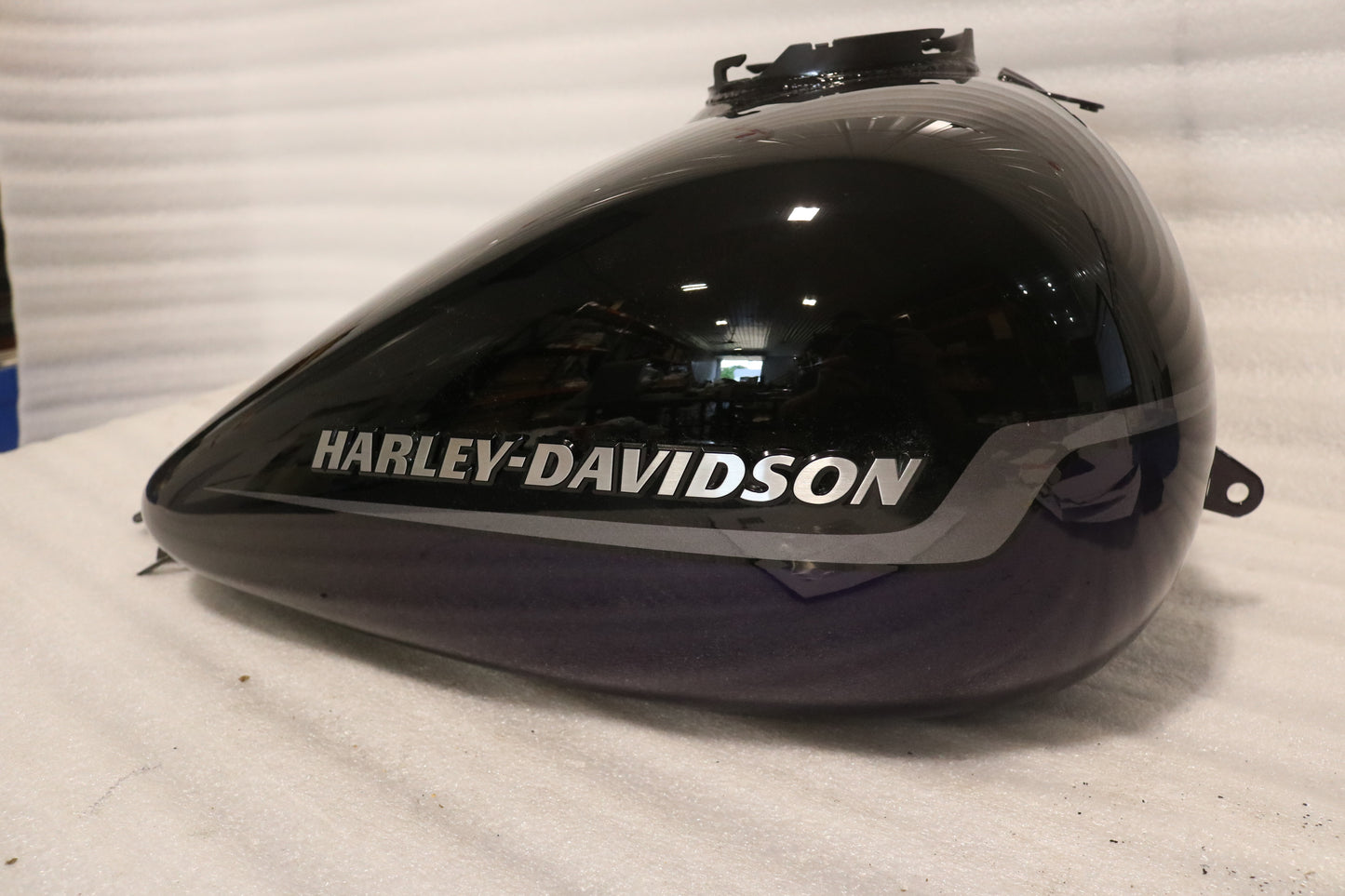 61000807ERN NEW OEM 2008-2023 HARLEY-DAVIDSON TOURING GAS TANK CVO