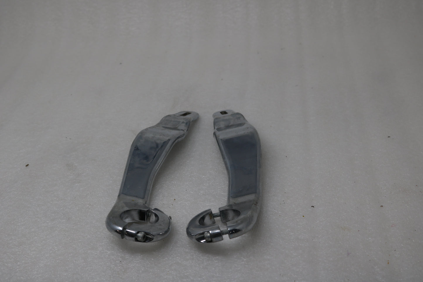 47200262 47200261 OEM NTO 2015-2023 HARLEY FLTRX FLTRU ROADGLIDE FRONT FAIRING BRACKETS