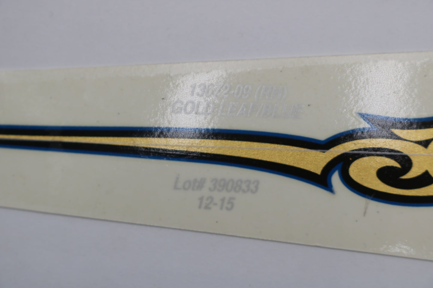 13672-09 NEW OEM HARLEY-DAVIDSON RIGHT GAS TANK DECAL GOLD LEAF