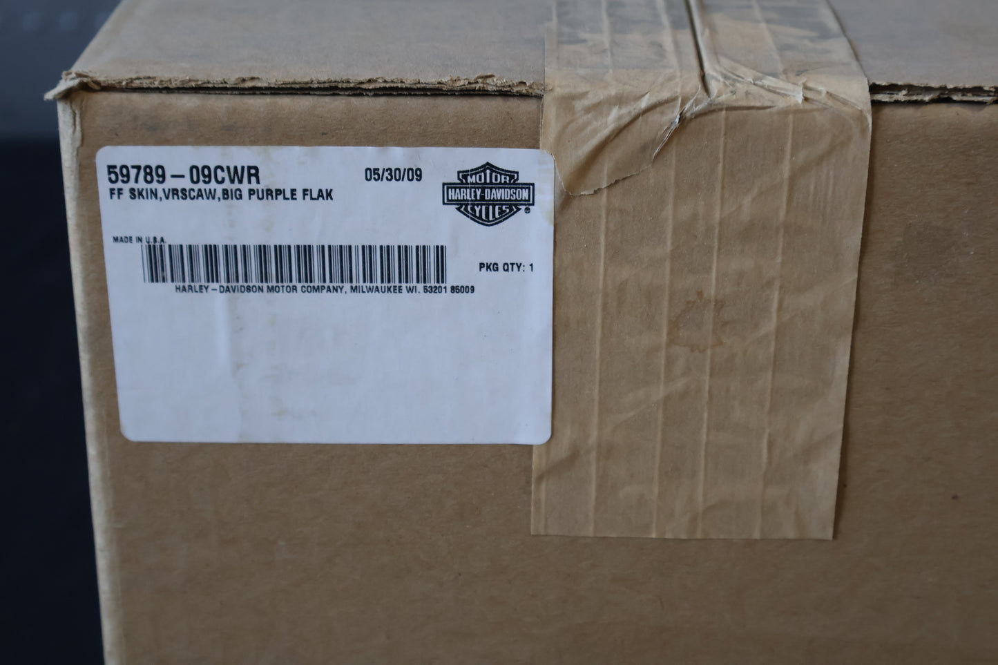 59789-09CWR NEW OEM 2009 HARLEY-DAVIDSON VRSCAW VROD FRONT FENDER BIG PURPLE