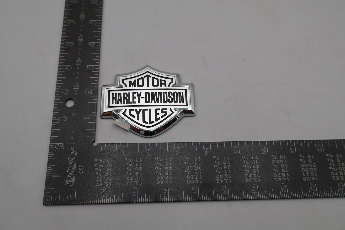 62329-10 NEW OEM 2010 HARLEY-DAVIDSON FLSTSE CVO CONVERTIBLE LEFT FUEL TANK MEDALLION