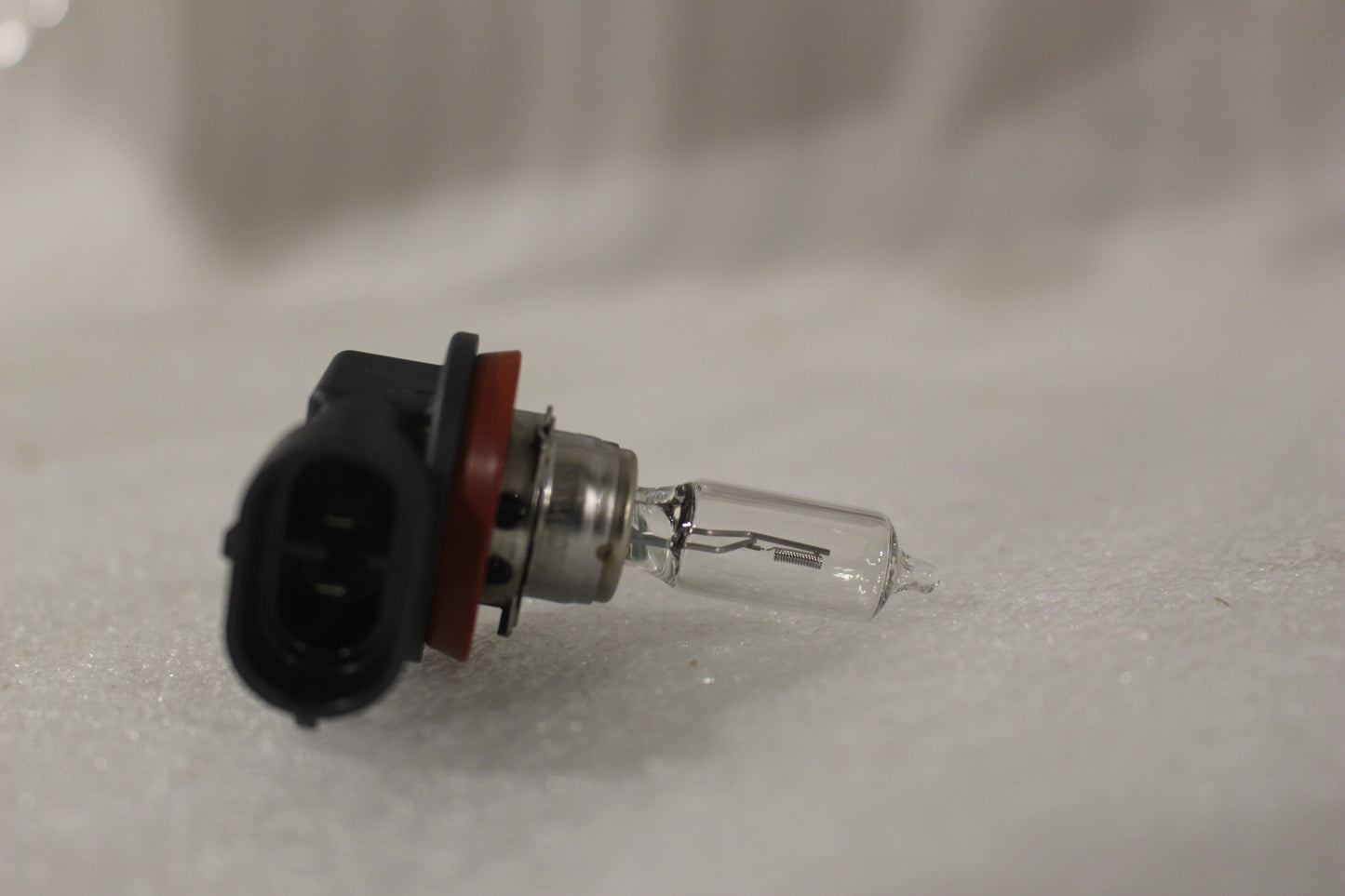 T2707506 NEW OEM 2006-2020 TRIUMPH DAYTONA 675 TIGER HEADLIGHT BULB H9
