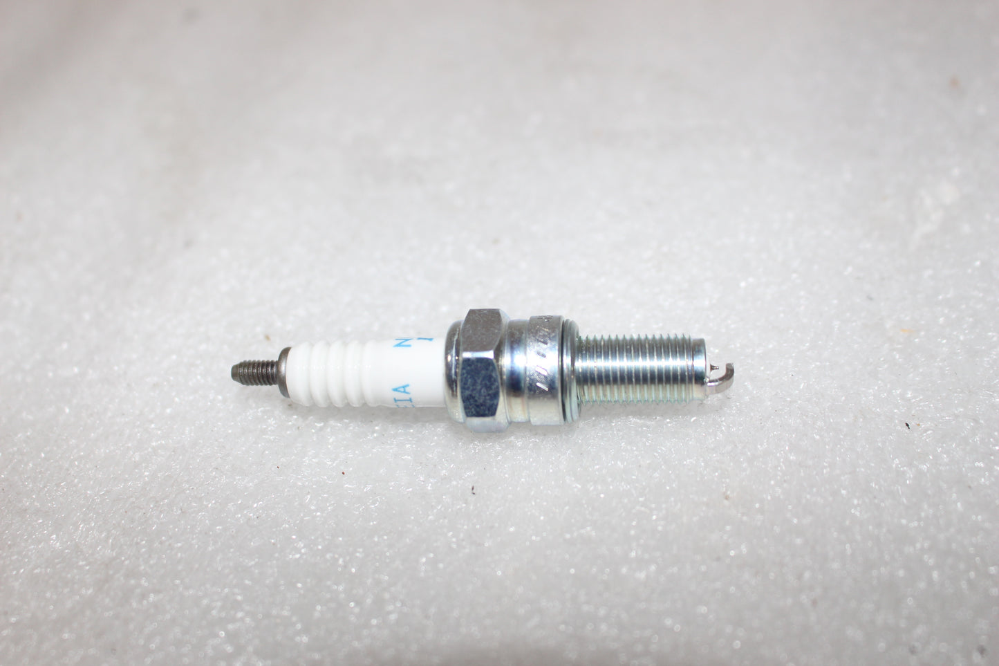 T1291023 NEW OEM 2006-2020 TRIUMPH DAYTONA 675 SPEED TRIPLE SPARK PLUG