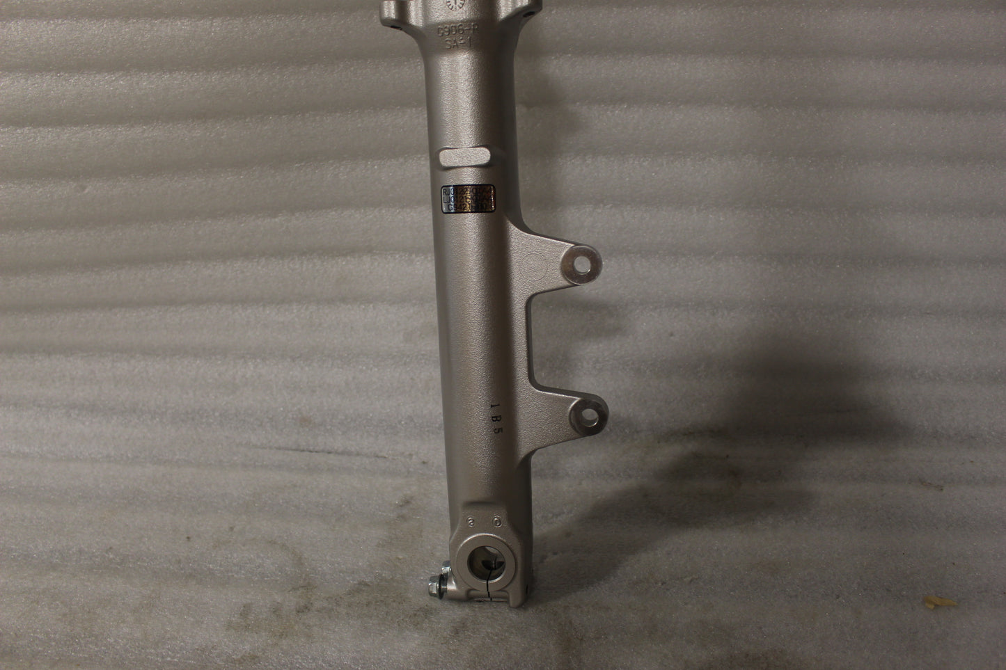J0121.01A4 NEW OEM 2000-2002 BUELL M2L LEFT FORK ASSEMBLY SLIDER