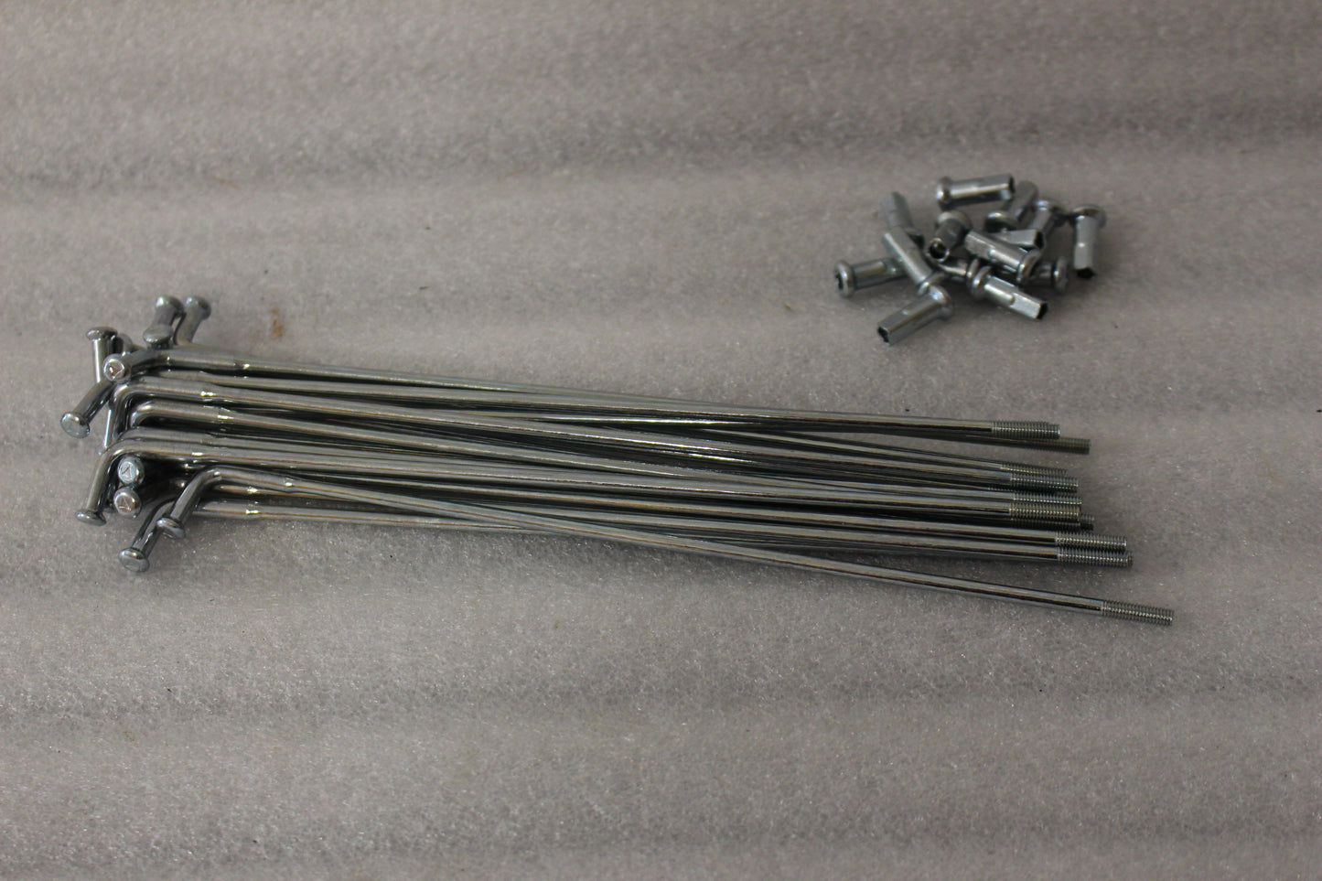 43035-87 NEW OEM 1987-1999 HARLEY-DAVIDSON SPOKE AND NIPPLE KIT 21" FXLR XL