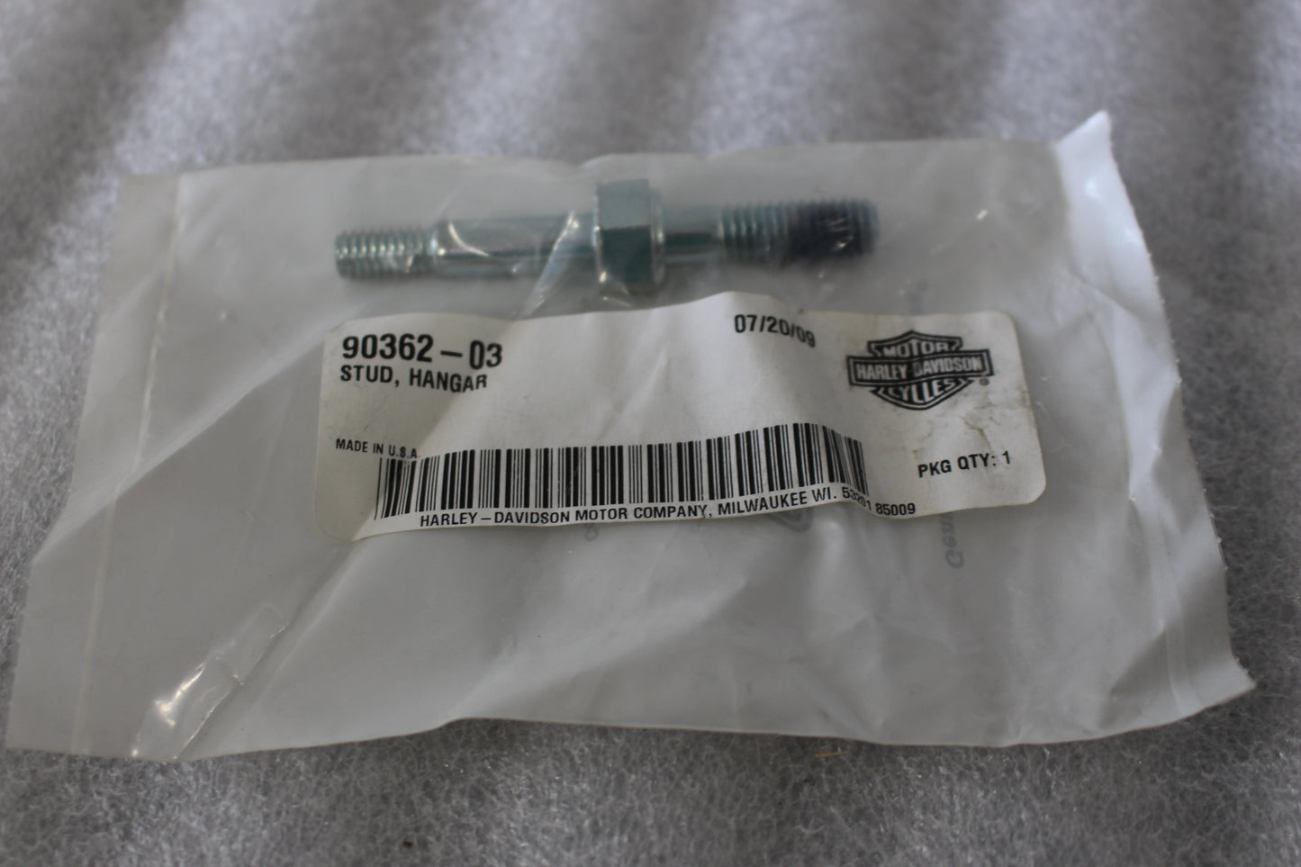 90362-03 NEW OEM HARLEY-DAVIDSON SOFTAIL SADDLEBAG STUD HANGER