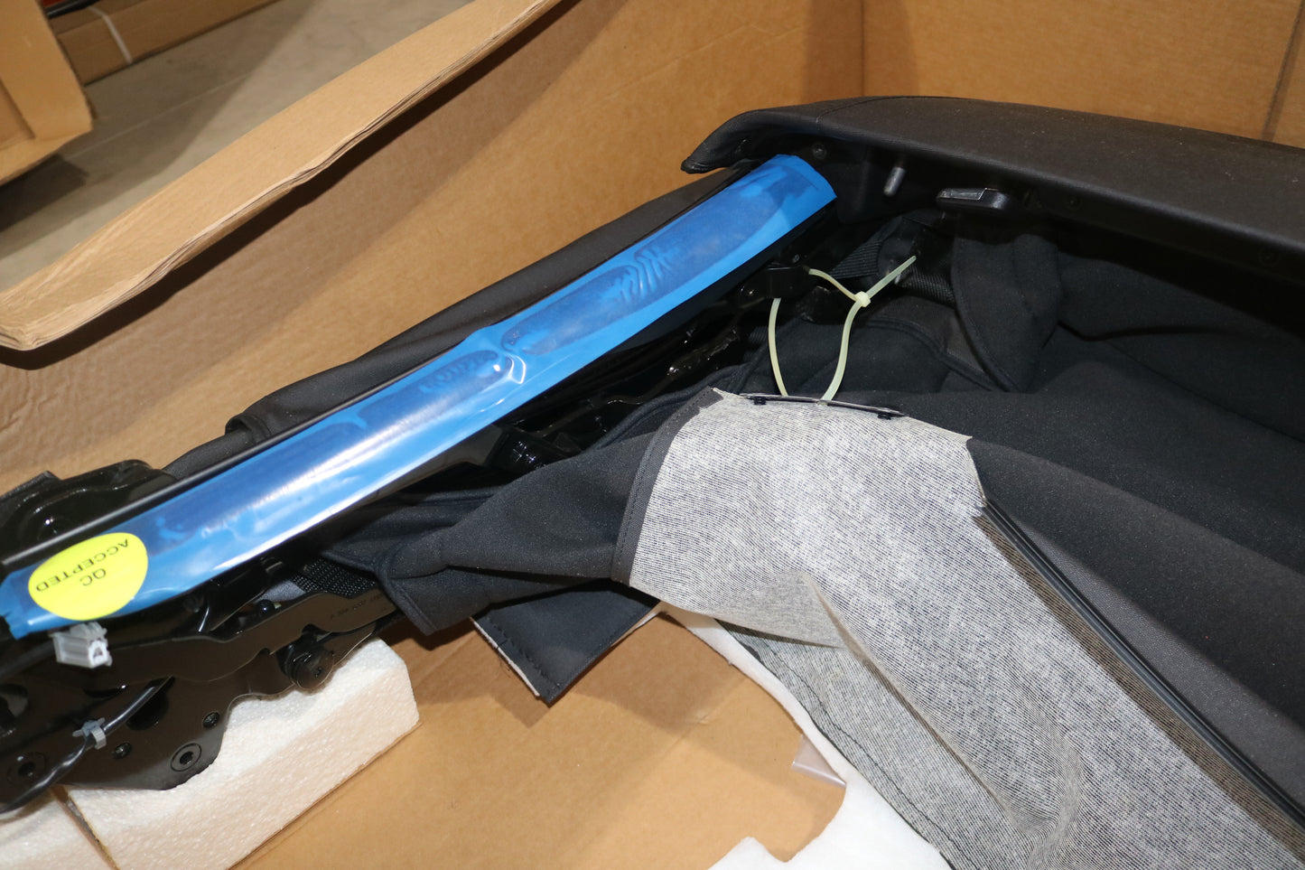 NOS NEW ORIGINAL FORD MUSTANG CONVERTIBLE TOP CR3Z-76501B00