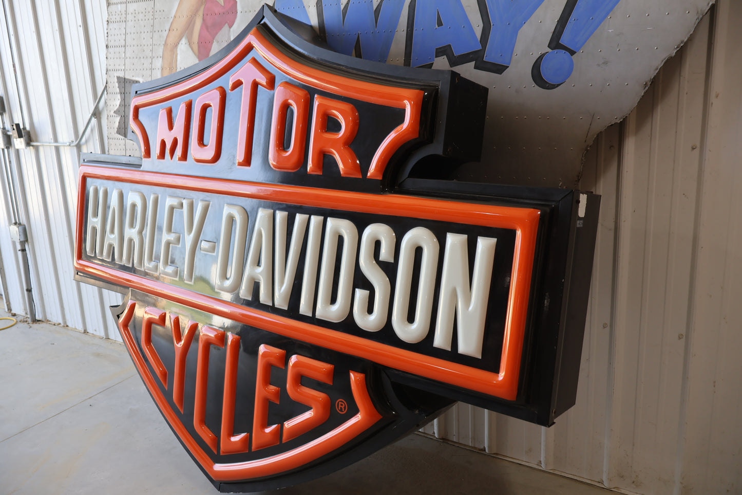 AUTHENTIC ORIGINAL HARLEY-DAVIDSON DEALERSHIP SIGN LIGHTED