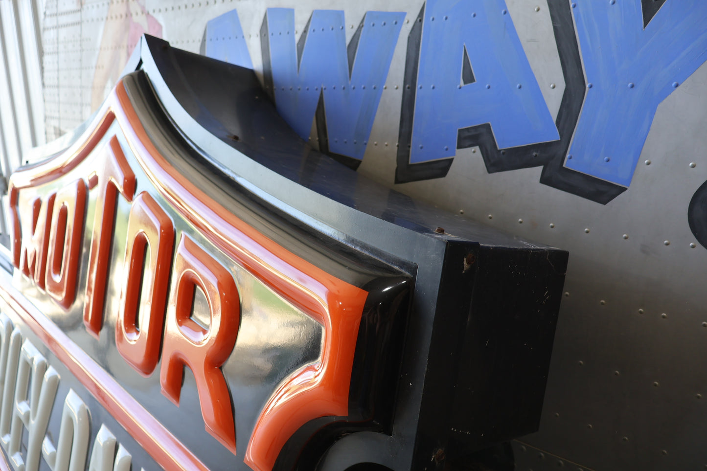 AUTHENTIC ORIGINAL HARLEY-DAVIDSON DEALERSHIP SIGN LIGHTED