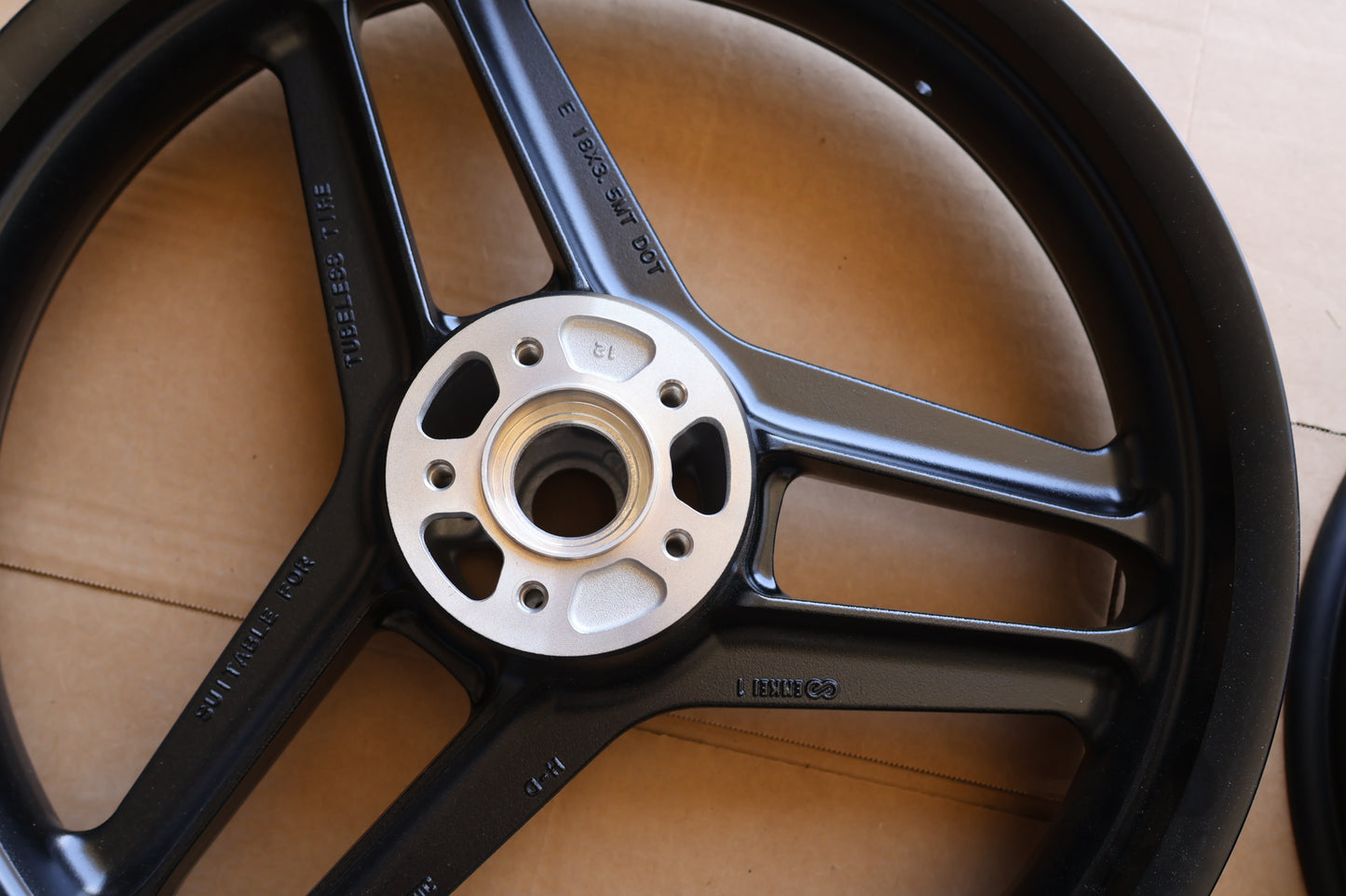 43103-08 43107-08 NEW OEM 2008-2011 HARLEY-DAVIDSON XR1200 SPORTSTER WHEELS PAIR