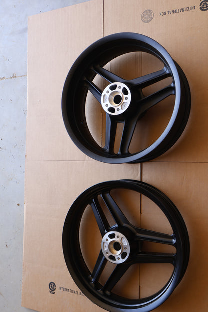 43103-08 43107-08 NEW OEM 2008-2011 HARLEY-DAVIDSON XR1200 SPORTSTER WHEELS PAIR