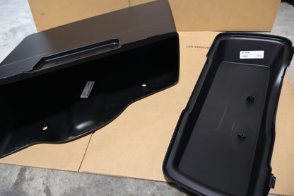 79093-93B 79106-03A NEW OEM 1993-2013 HARLEY-DAVIDSON TOURING RIGHT SADDLEBAG W/LID