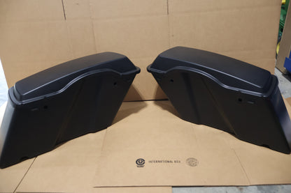 79104-03A  79105-03A 79107-03A 79106-03A NEW OEM 1993-2013 HARLEY-DAVIDSON TOURING SADDLEBAGS PAIR