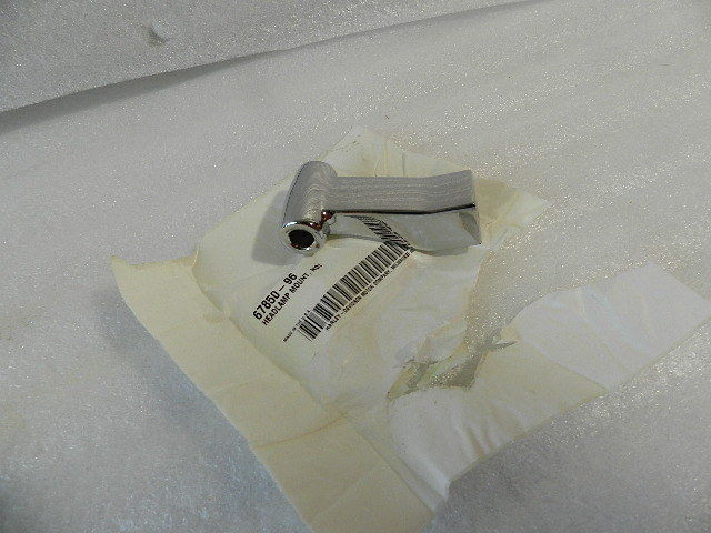 67850-96 NEW OEM 1995-2003 HARLEY-DAVIDSON SPORTSTER HEADLIGHT MOUNT HDI