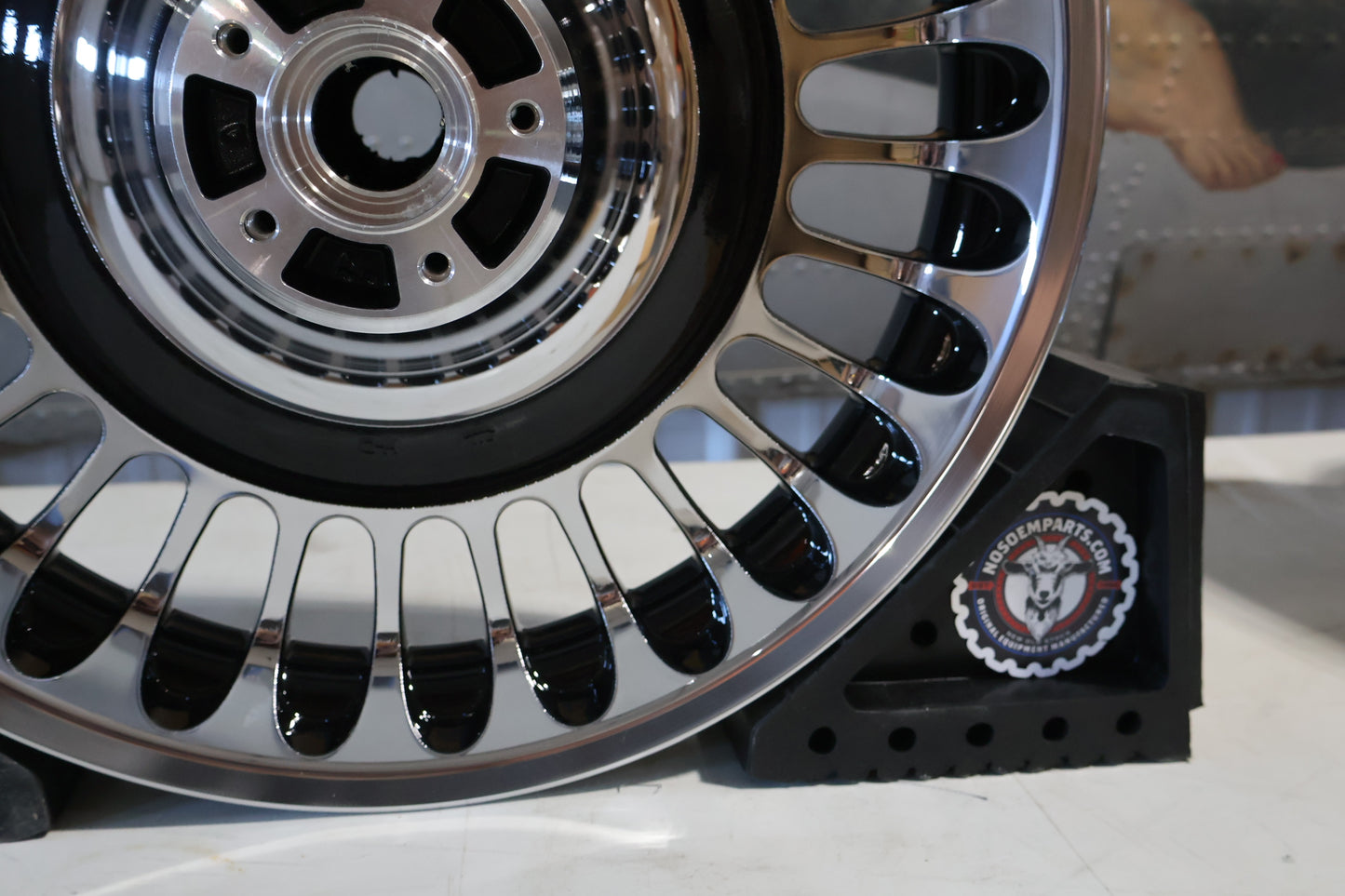 42195-10 NEW OEM 2009-2023 HARLEY-DAVIDSON TOURING 28 KNUCKLE FRONT CHROME WHEEL