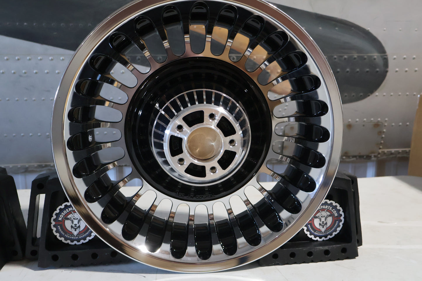 42195-10 42196-10 NEW OEM 2009-2023 HARLEY TOURING 28 KNUCKLES CHROME WHEELS