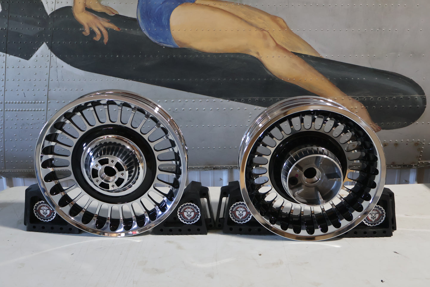 42195-10 42196-10 NEW OEM 2009-2023 HARLEY TOURING 28 KNUCKLES CHROME WHEELS