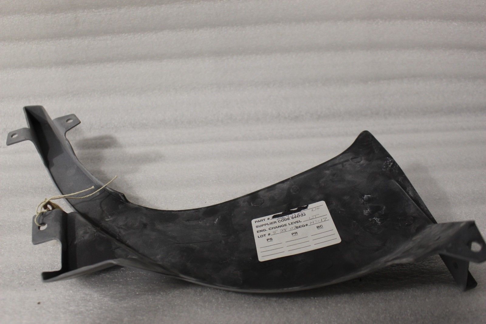 4642956 NEW OEM 1992-1999 DODGE VIPER RIGHT DOOR HINGE COVER 4642956 GTS RT/10