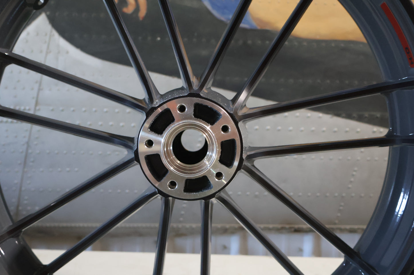 43300525 NEW OEM 2009-2023 HARLEY-DAVIDSON TOURING CVO KNOCKOUT FRONT WHEEL 21"