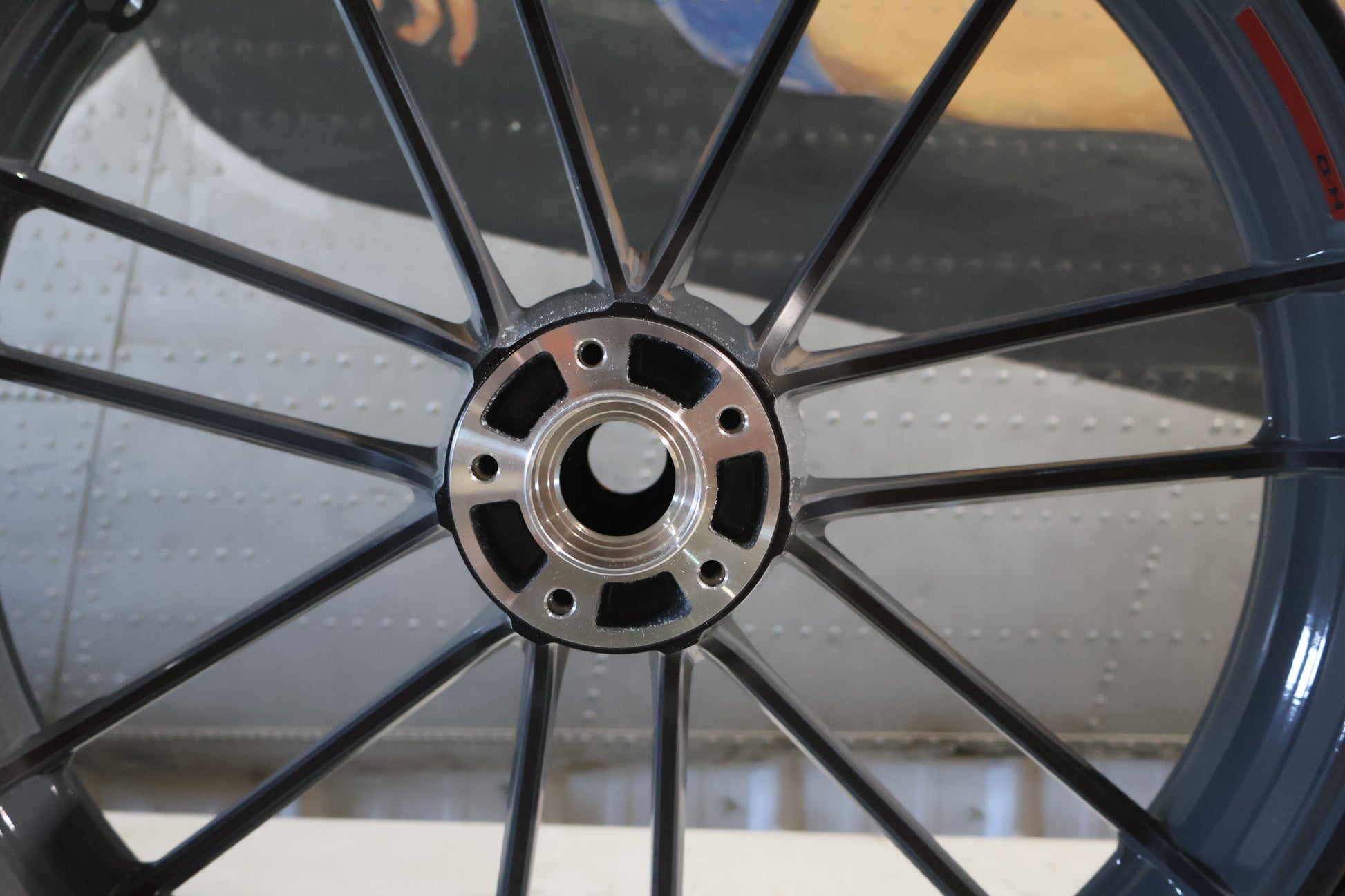 43300525 NEW OEM 2009-2023 HARLEY-DAVIDSON TOURING CVO KNOCKOUT FRONT WHEEL 21"