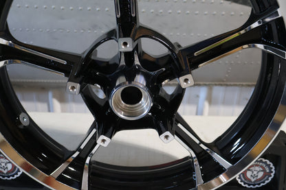 43300641 NEW OEM 2009-2023 HARLEY-DAVIDSON TOURING CONTRAST CHROME TOMAHAWK FRONT WHEEL
