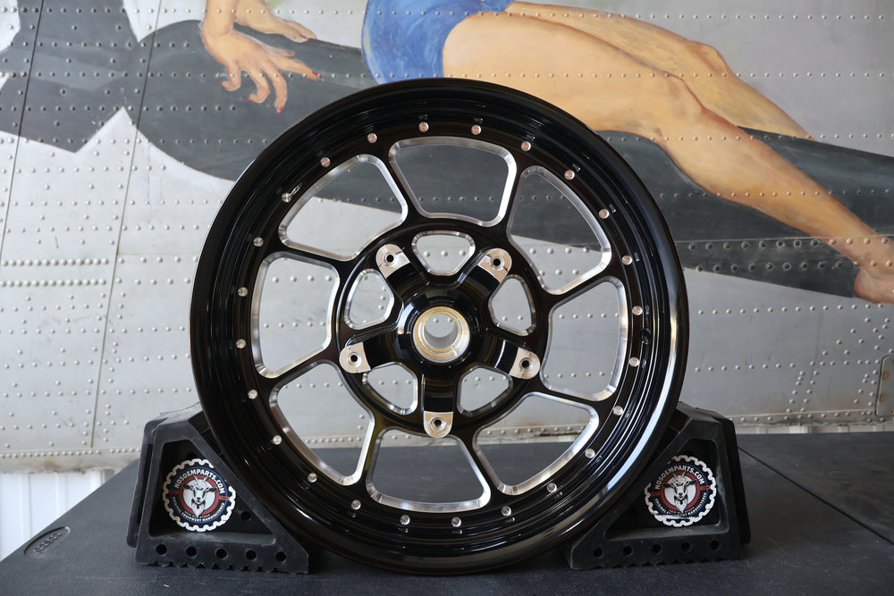 43300064 NEW OEM 2009-2023 HARLEY-DAVIDSON TOURING ROADWINDER FRONT WHEEL 18