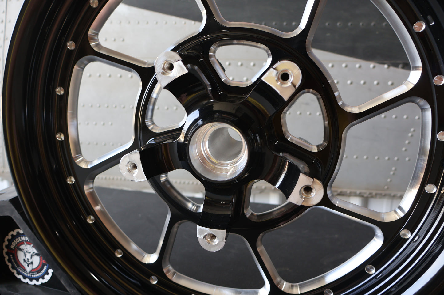 43300064 NEW OEM 2009-2023 HARLEY-DAVIDSON TOURING ROADWINDER FRONT WHEEL 18"