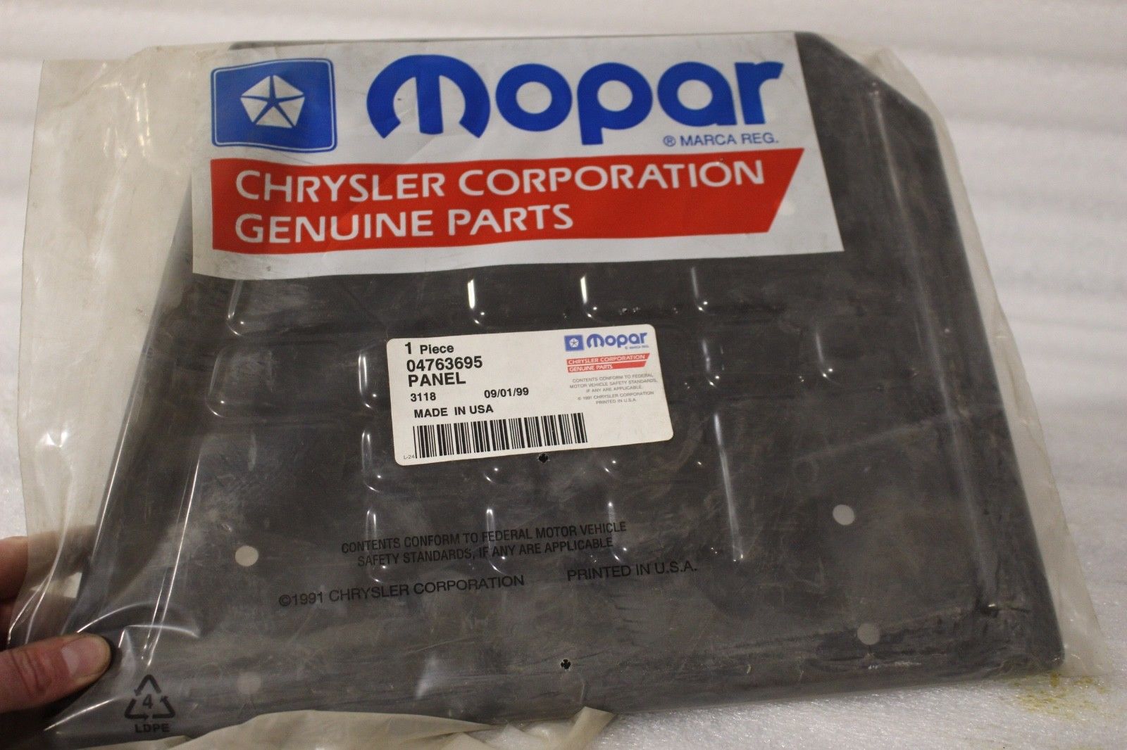 4763695 NEW OEM NOS 1992-1997 DODGE VIPER GTS RT/10 FOOTREST 4763695