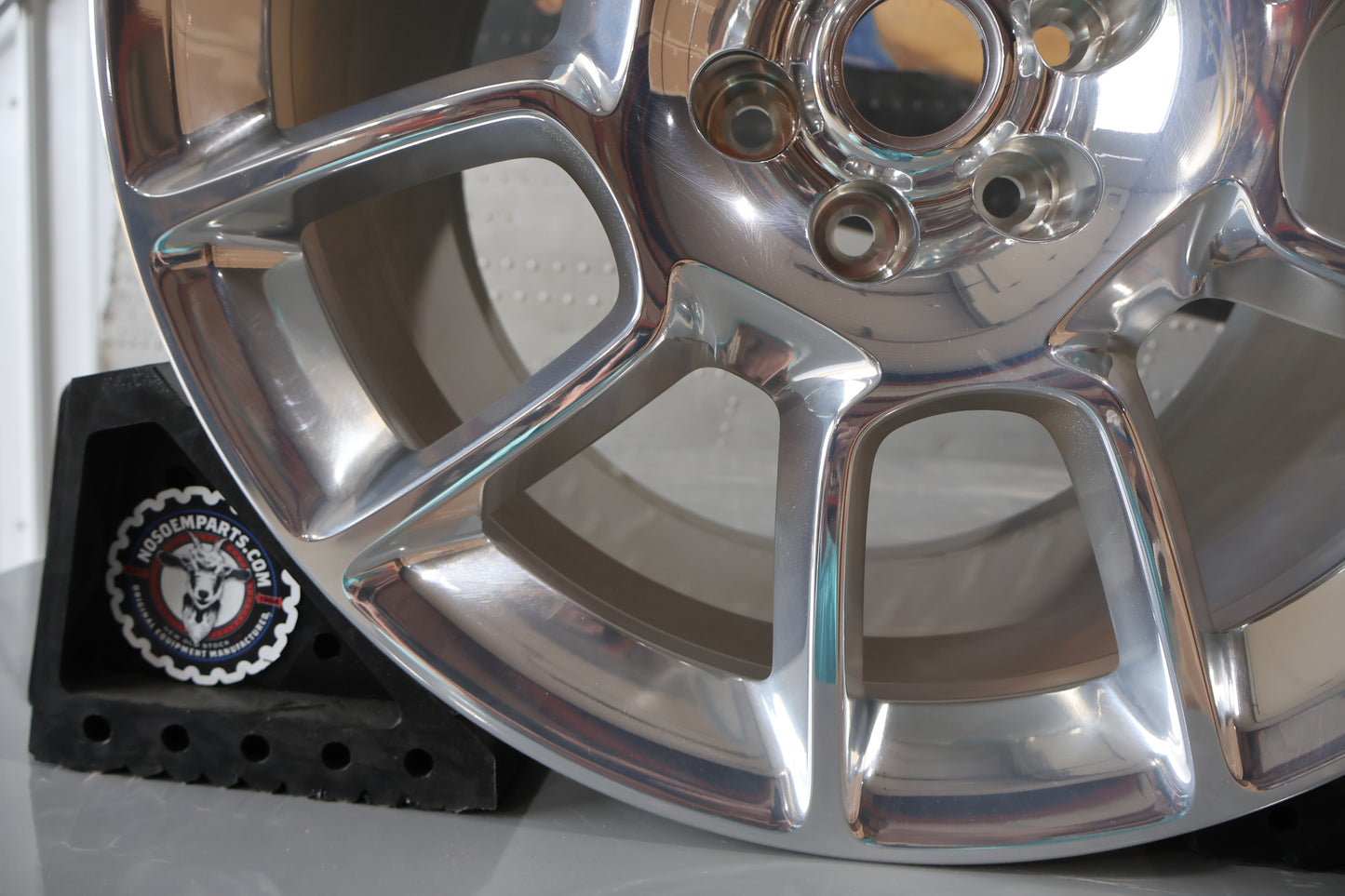 5181334AA NEW OEM 2008-2010 DODGE VIPER SRT-10 ACR REAR WHEEL  ACR-X COMP SRT