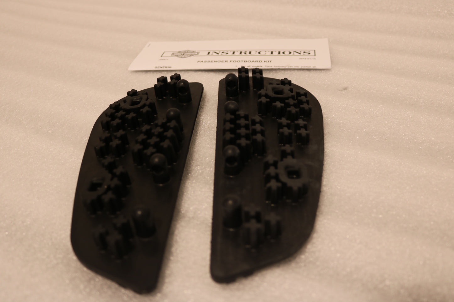 50501146 NEW OEM HARLEY-DAVIDSON EDGE CUT PASSENGER FOOTBOARD INSERTS SOFTAIL TOURING