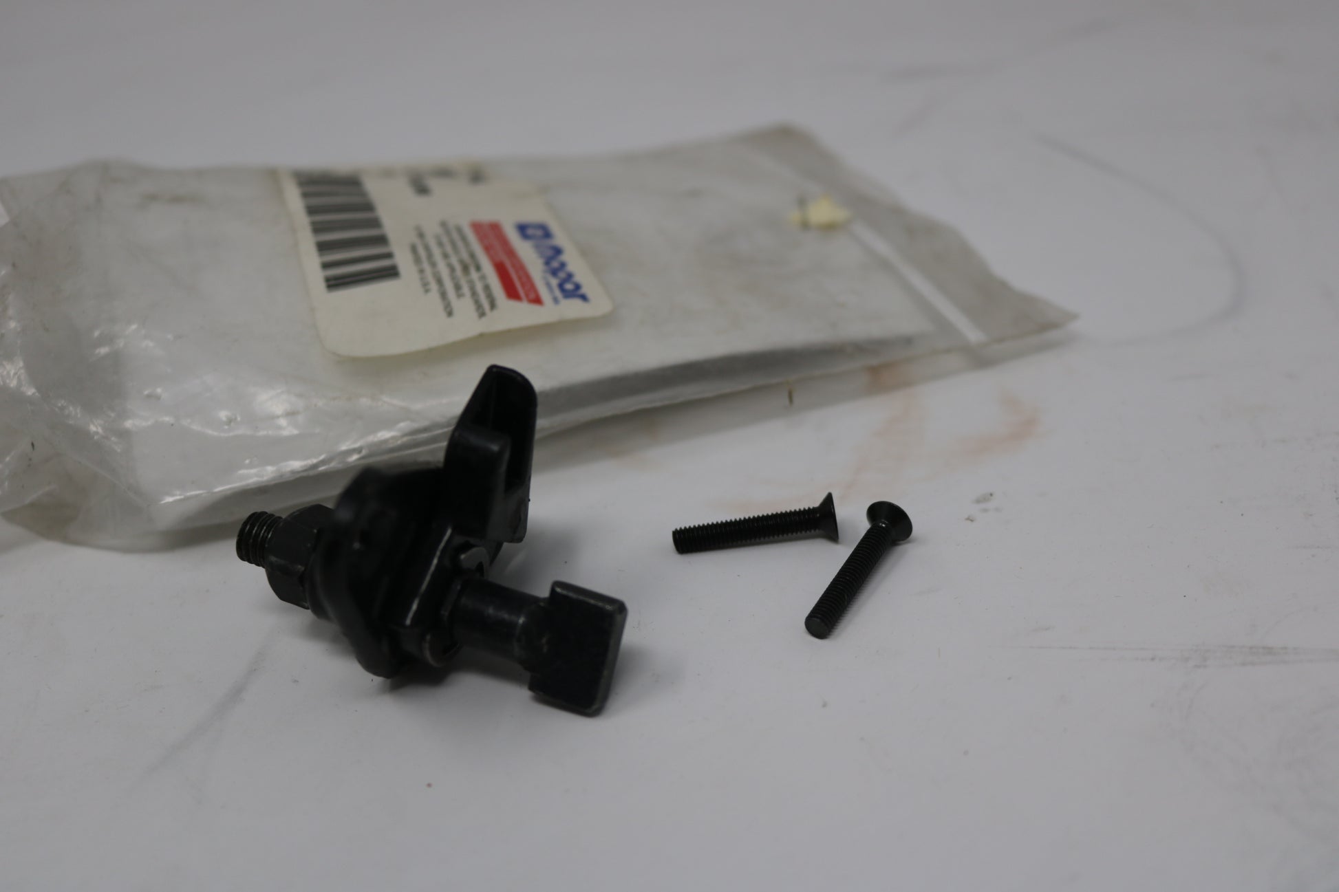 5010848AA NEW OEM 1996-1999 DODGE VIPER RT/10 RIGHT REMOVABLE HARDTOP LATCH 5010848AA