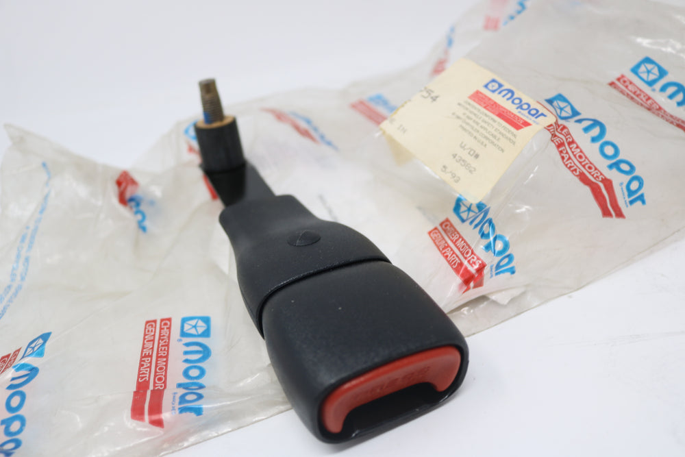 4643954 NEW OEM 1992-1996 DODGE VIPER RT/10 GTS RIGHT SEAT BUCKLE 4643954