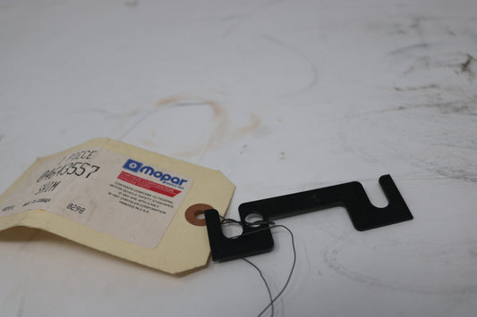 4643557 NEW OEM 1992-1996 DODGE VIPER RT/10 GTS SPORTBAR INTERLOCK CATCH 4643557