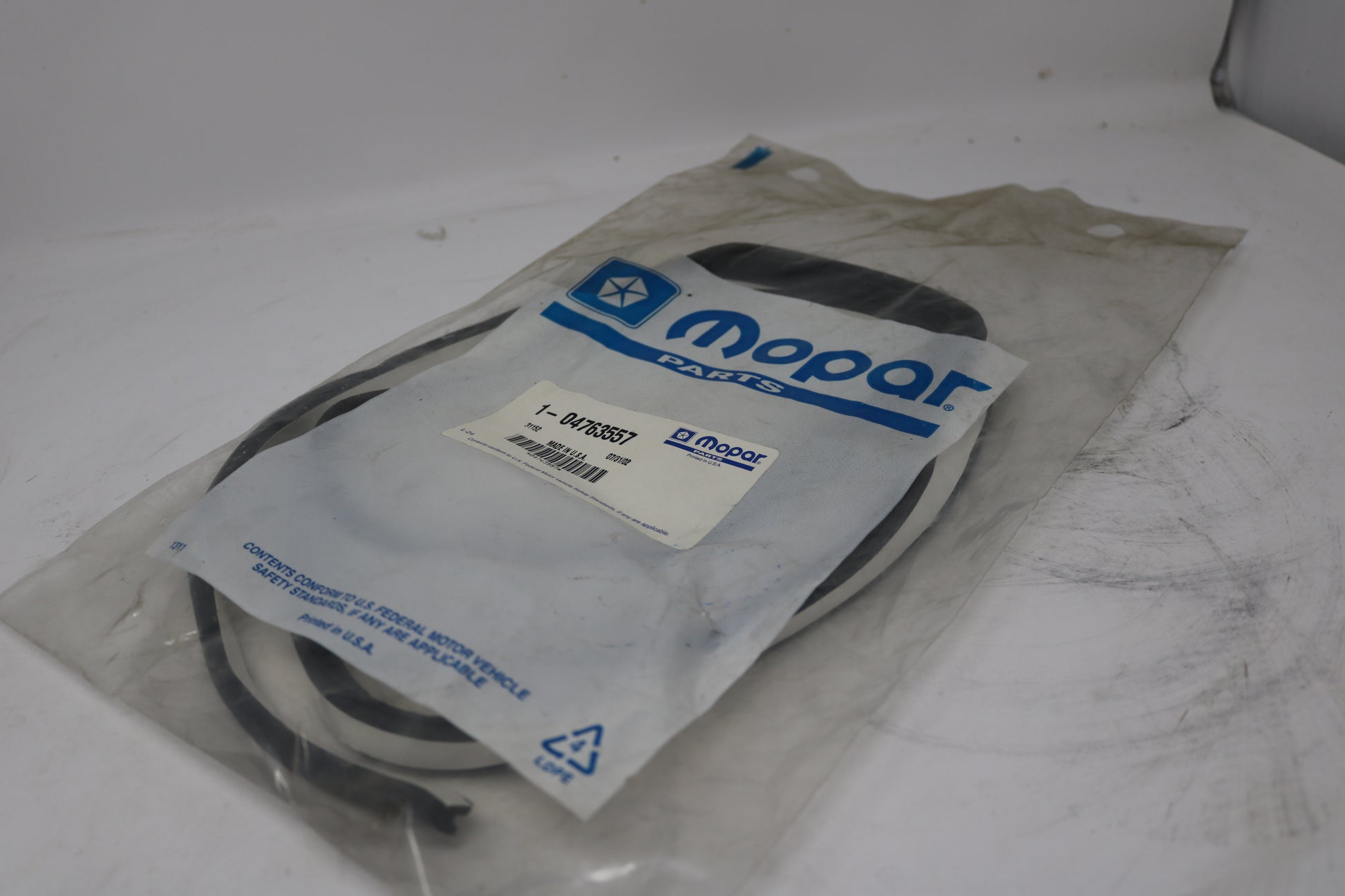4763557 NEW OEM 1992-1996 DODGE VIPER RT/10 GTS V PROFILE SEAL 4763557