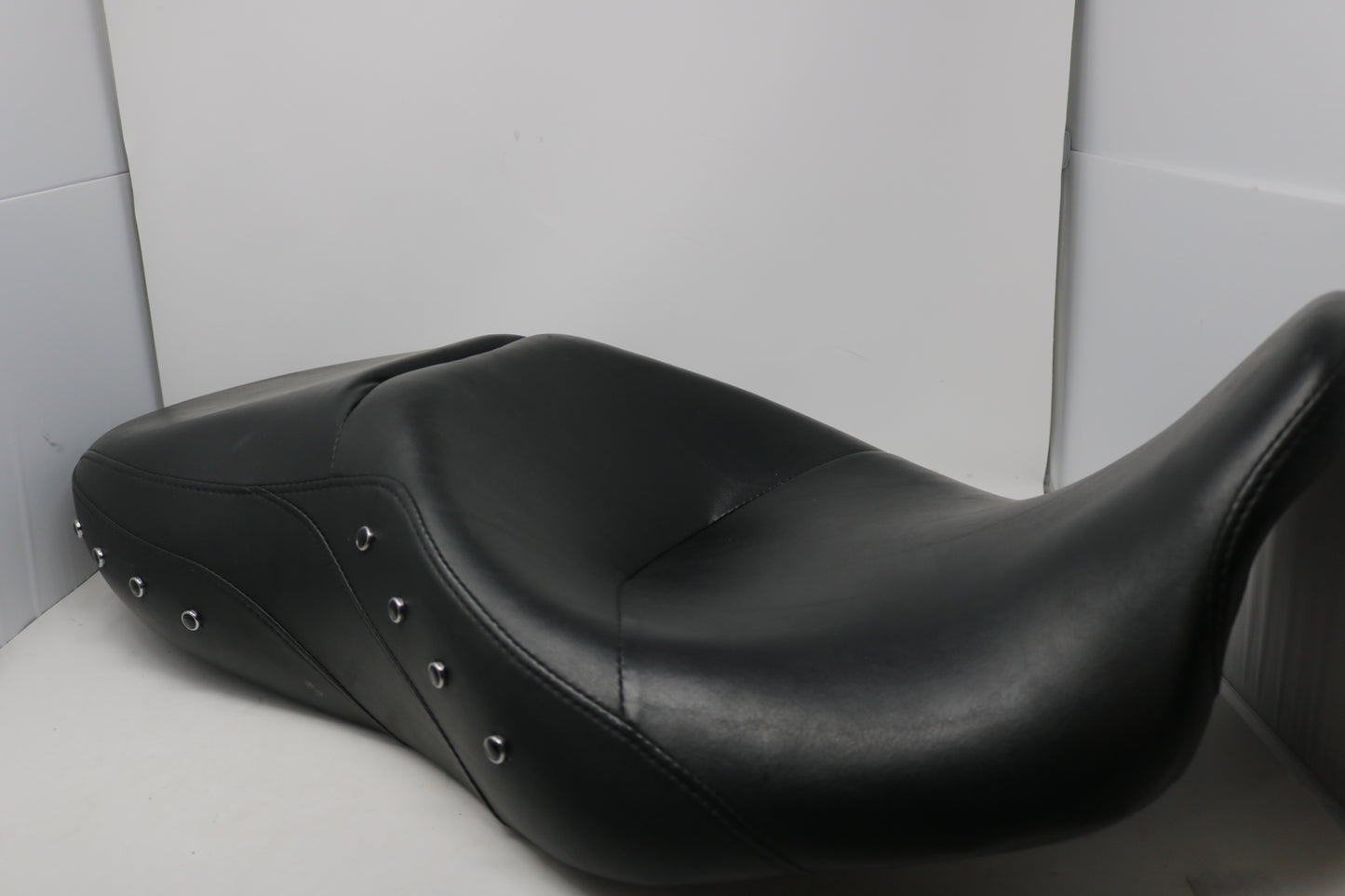 52000038 OEM NTO 2009-2023 HARLEY-DAVIDSON FLHR/C ROADKING SEAT SADDLE