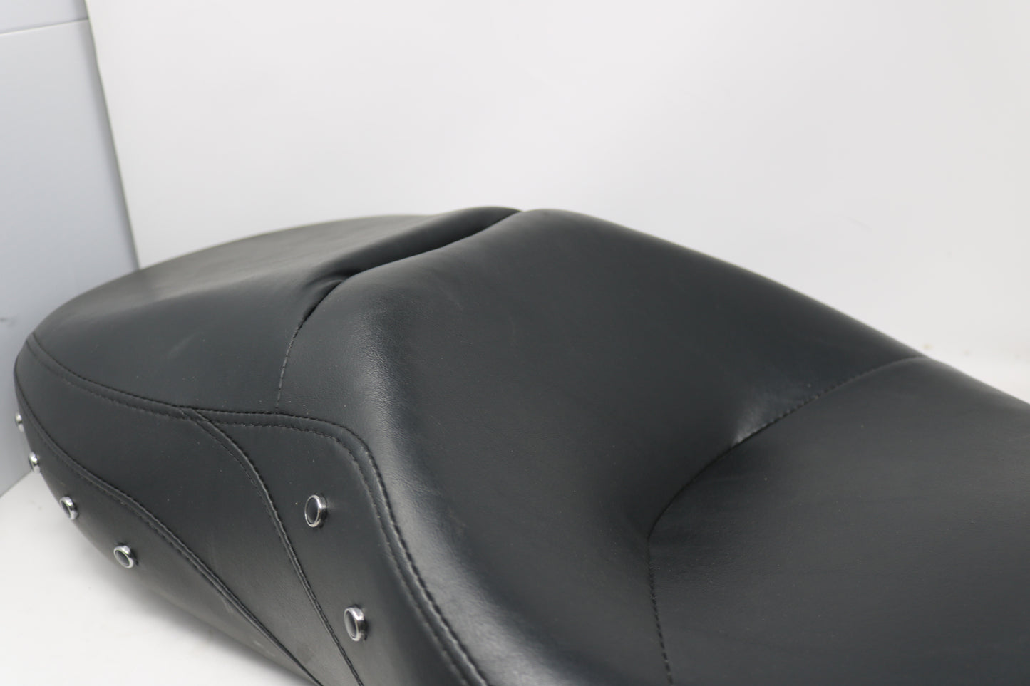 52000038 OEM NTO 2009-2023 HARLEY-DAVIDSON FLHR/C ROADKING SEAT SADDLE