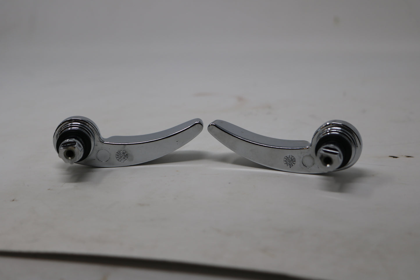 90201682 90201681 NEW OEM 2014-2014 HARLEY-DAVIDSON TOURING SADDLEBAG LATCH LEVERS HANDLES
