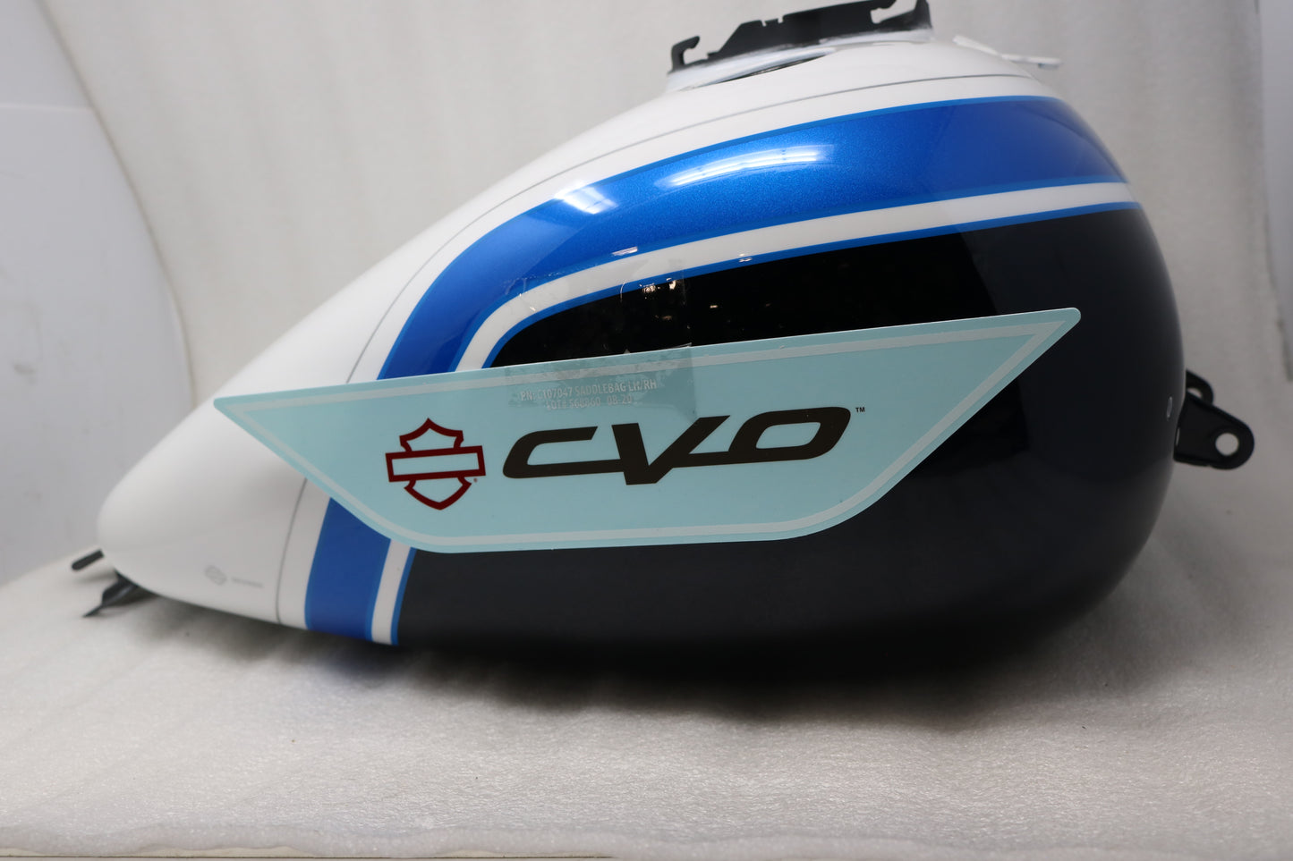 OEM NEW HARLEY CVO SCREAMIN EAGLE SADDLEBAG GAS TANK FENDER DECALS PAIR
