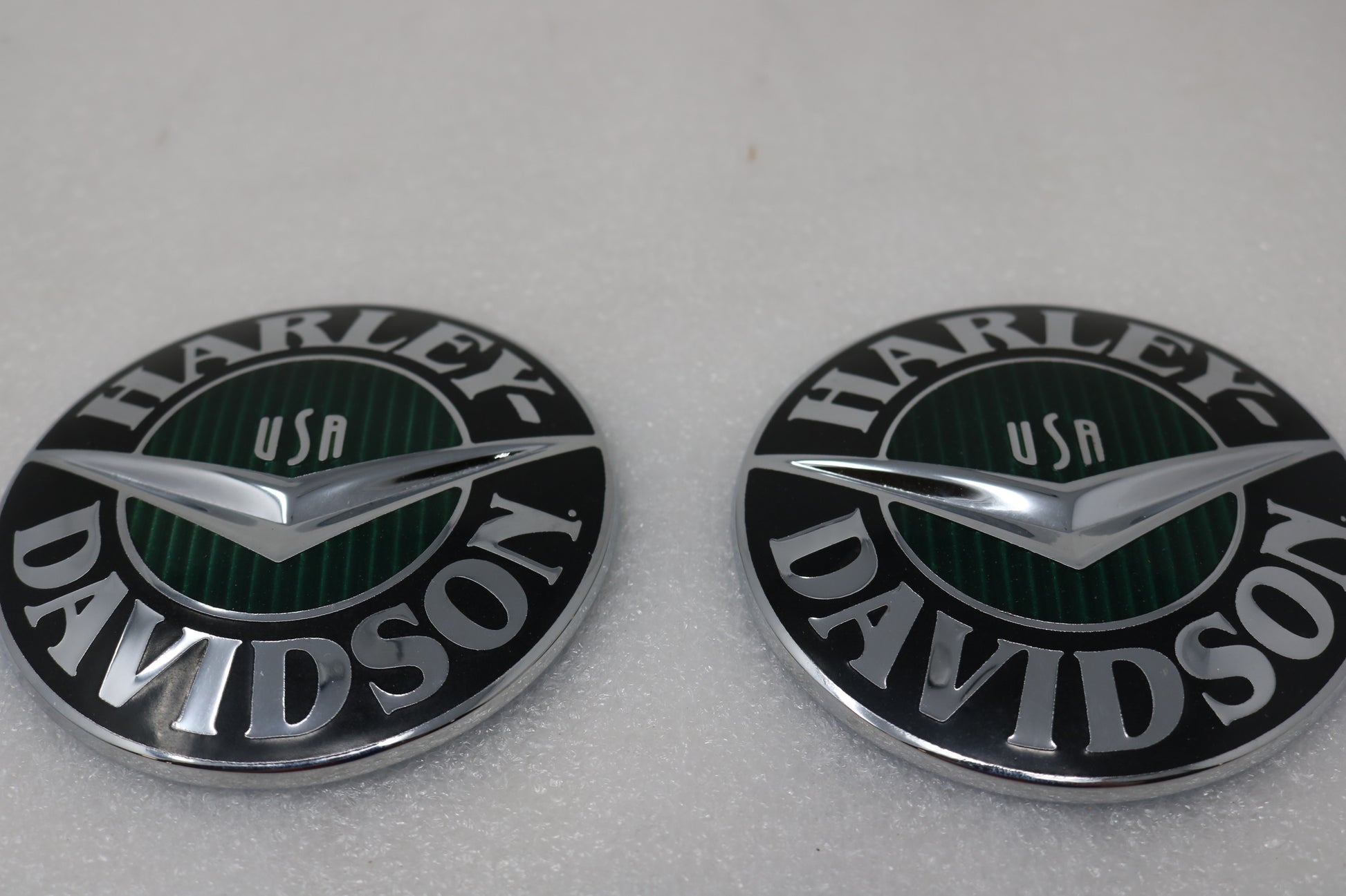 14100547 14100546 NEW OEM 2009-2023 HARLEY-DAVIDSON TOURING CVO FUEL TANK MEDALLIONS