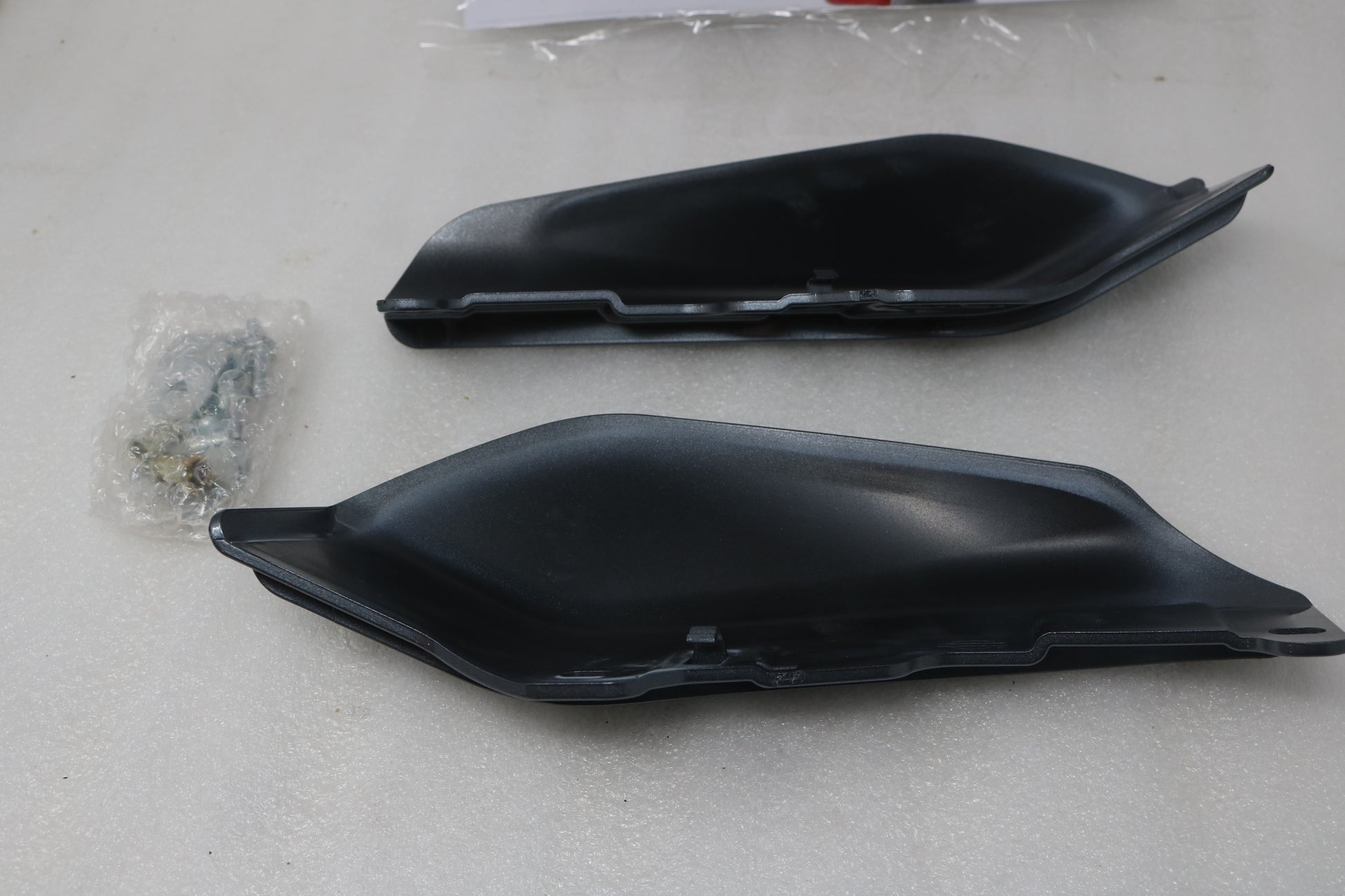 57300225EHU NEW OEM 2009 AND NEWER HARLEY-DAVIDSON TOURING MID FRAME DEFLECTORS MAGNETIC GRAY