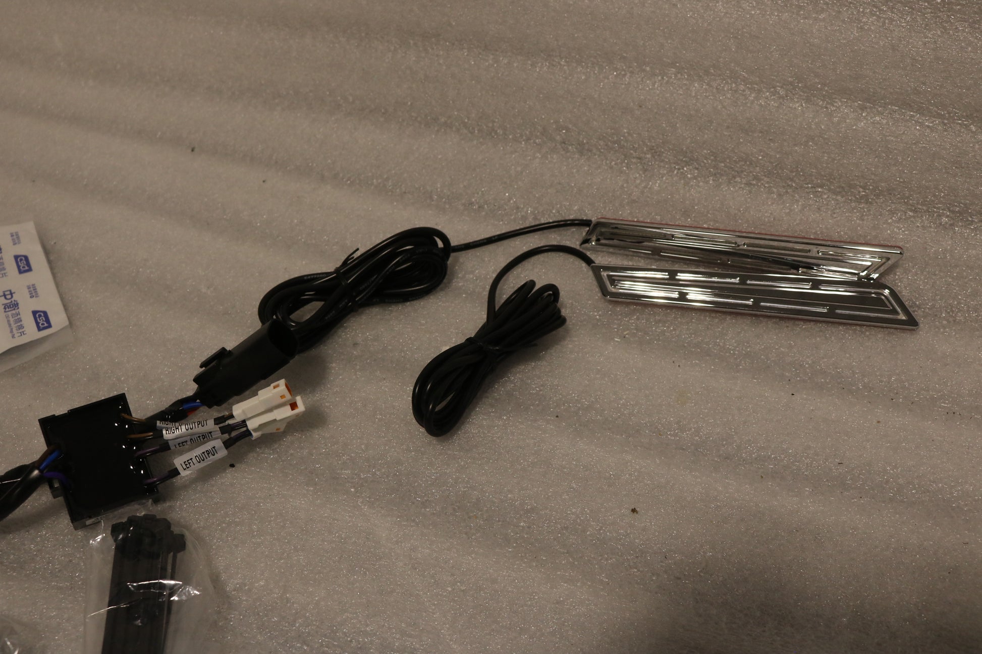 486952 NEW KURYAKYN LED S-BAG HINGE ACCENTS CHROME 486952 FITS 2014-2023 HARLEY-DAVIDSON TOURING