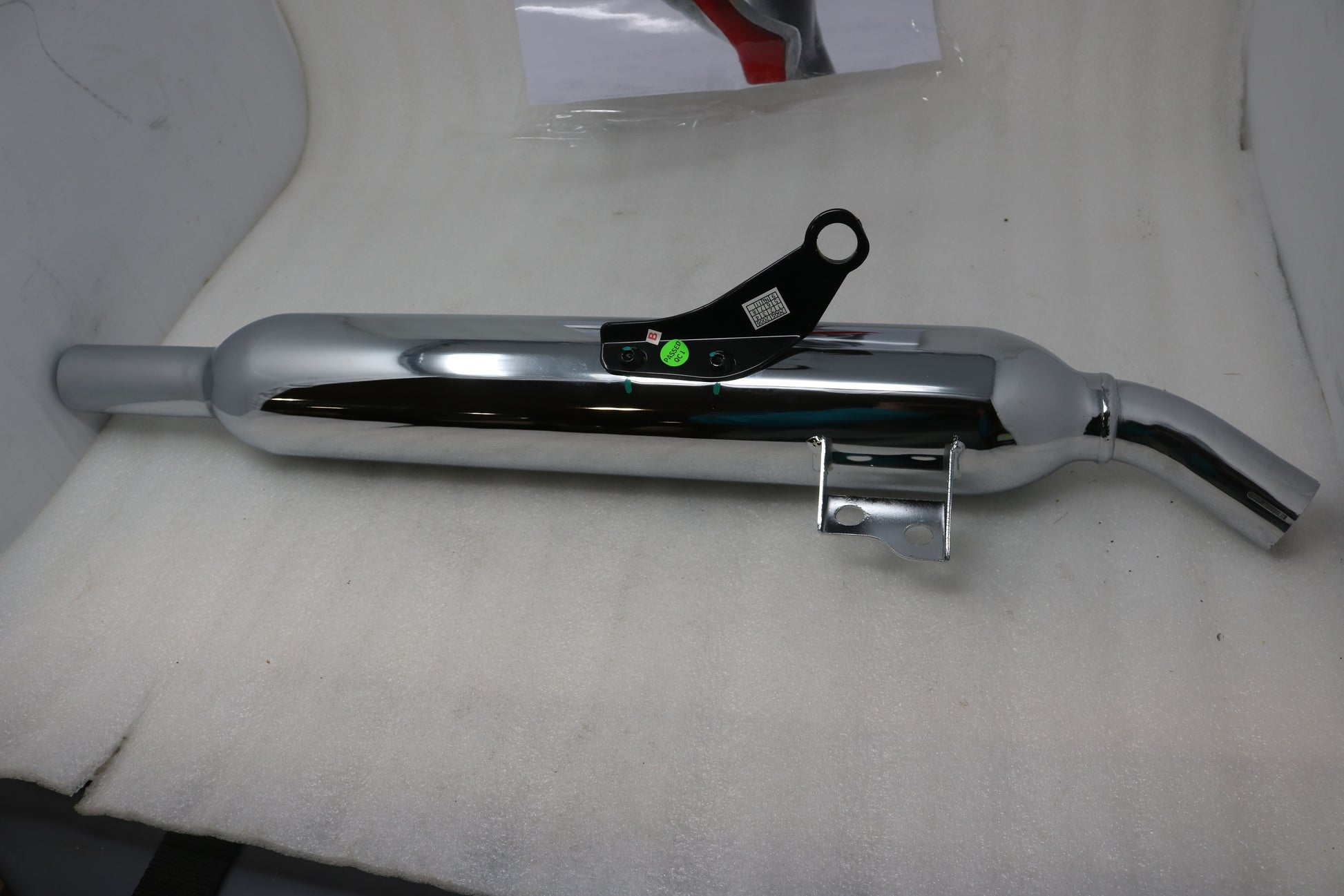 T2202552 NEW OEM 2002-2005 TRIUMPH BONNEVILLE T100 LEFT SILENCER MUFFLER