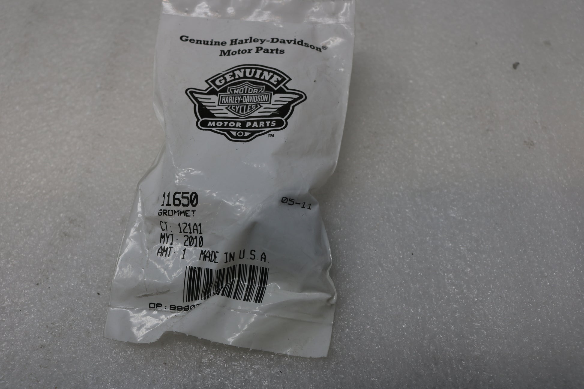 11650 NEW OEM HARLEY-DAVIDSON TOURING SADDLEBAG GROMMET 11650