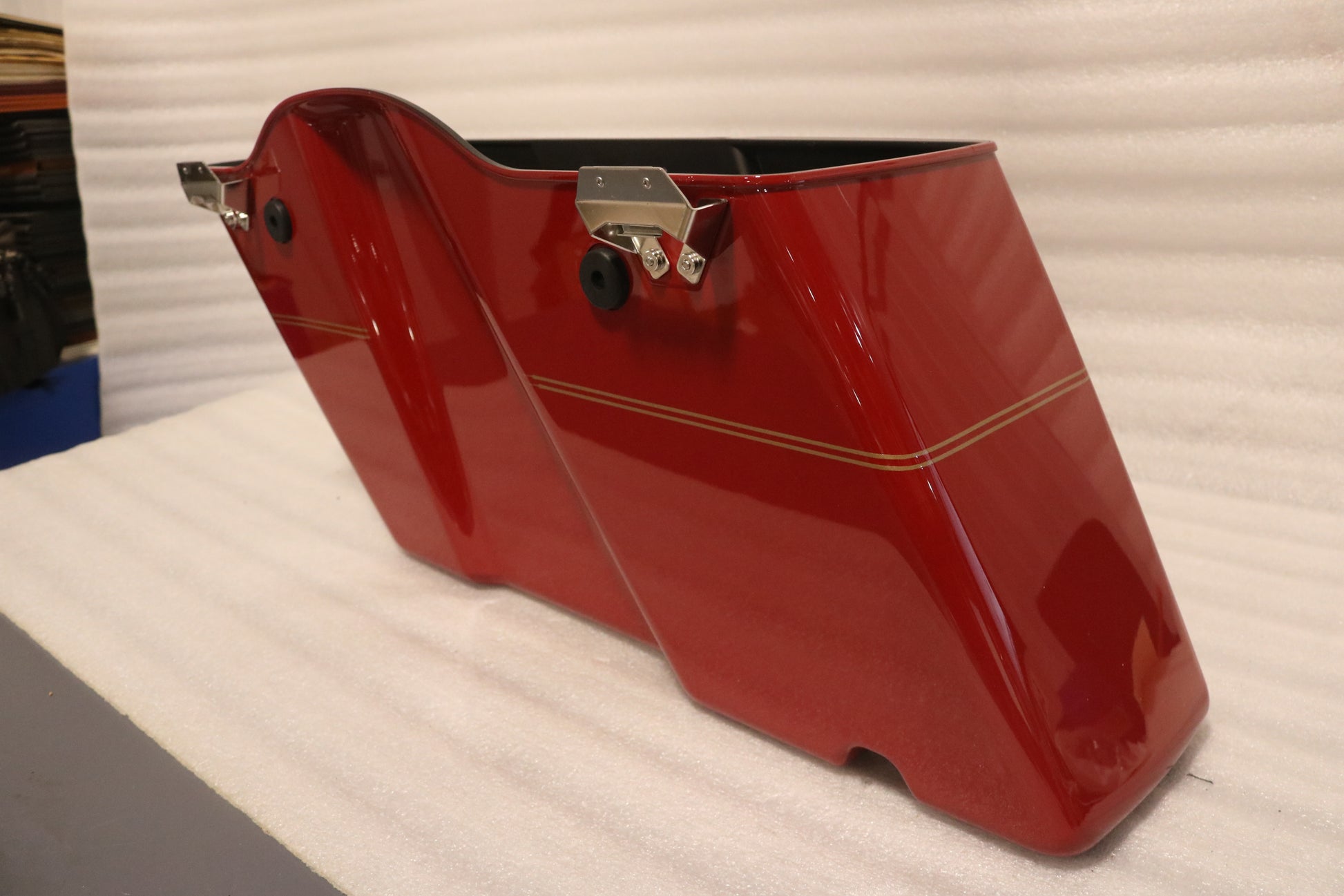90651-05BRJ NEW OEM 2005 HARLEY-DAVIDSON TOURING RED FIREFIGHTER RIGHT SADDLEBAG