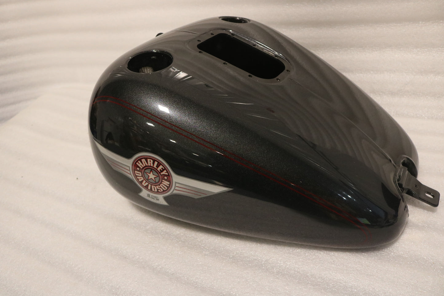 62208-05BRD NEW OEM 2005 HARLEY-DAVIDSON FLSTFI SOFTAIL FATBOY GAS TANK BLACK PEARL