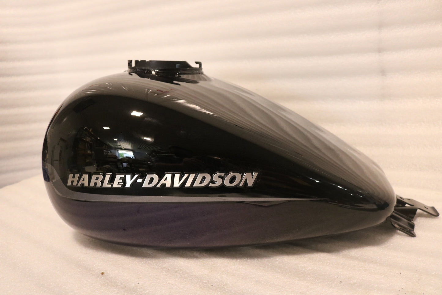 61000807ERN NEW OEM 2008-2023 HARLEY-DAVIDSON TOURING GAS TANK CVO