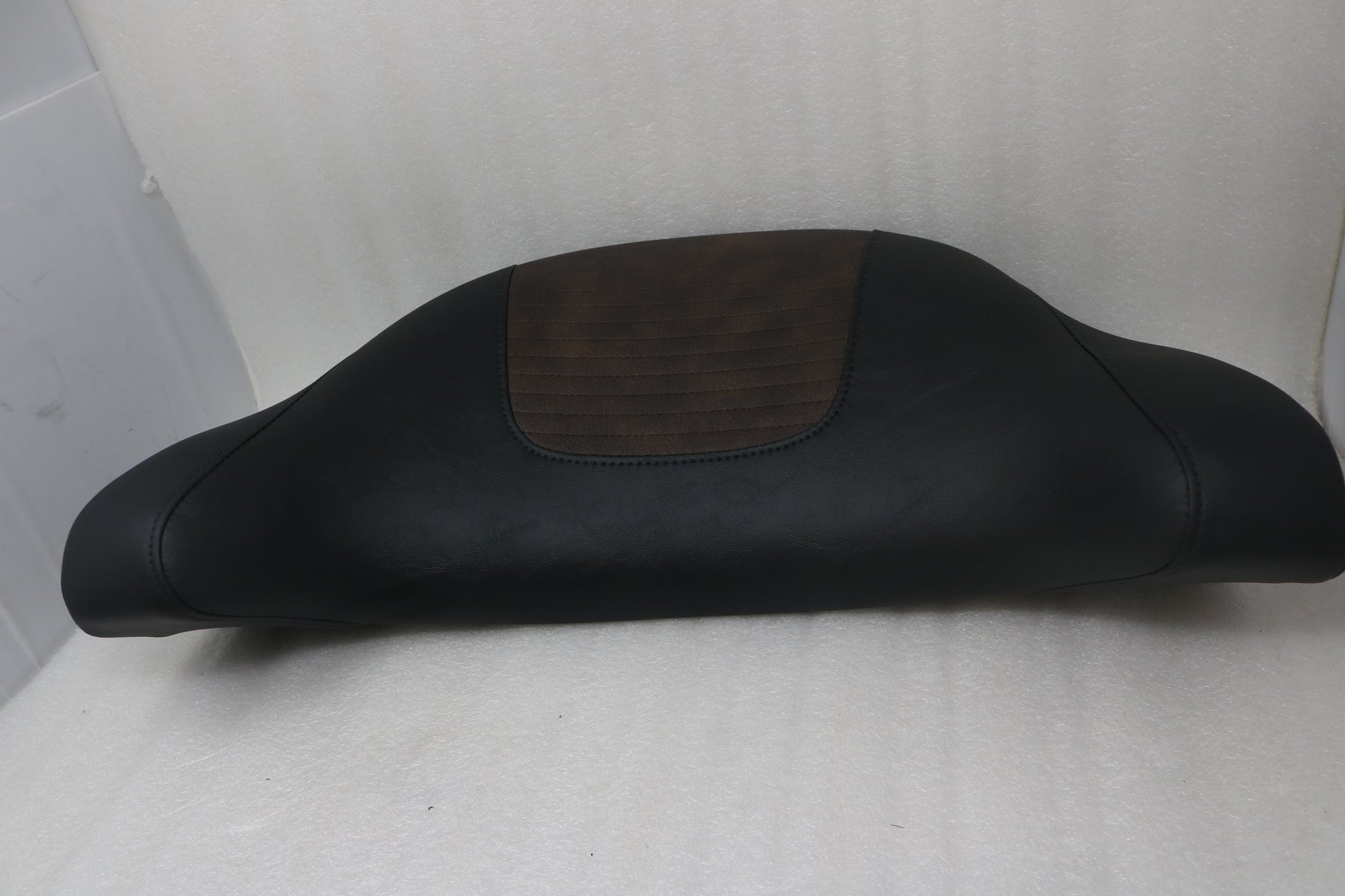 52300203 NEW OEM 2013 HARLEY-DAVIDSON TOURING 110TH ANNIVERSARY PASSENGER SEAT BACK