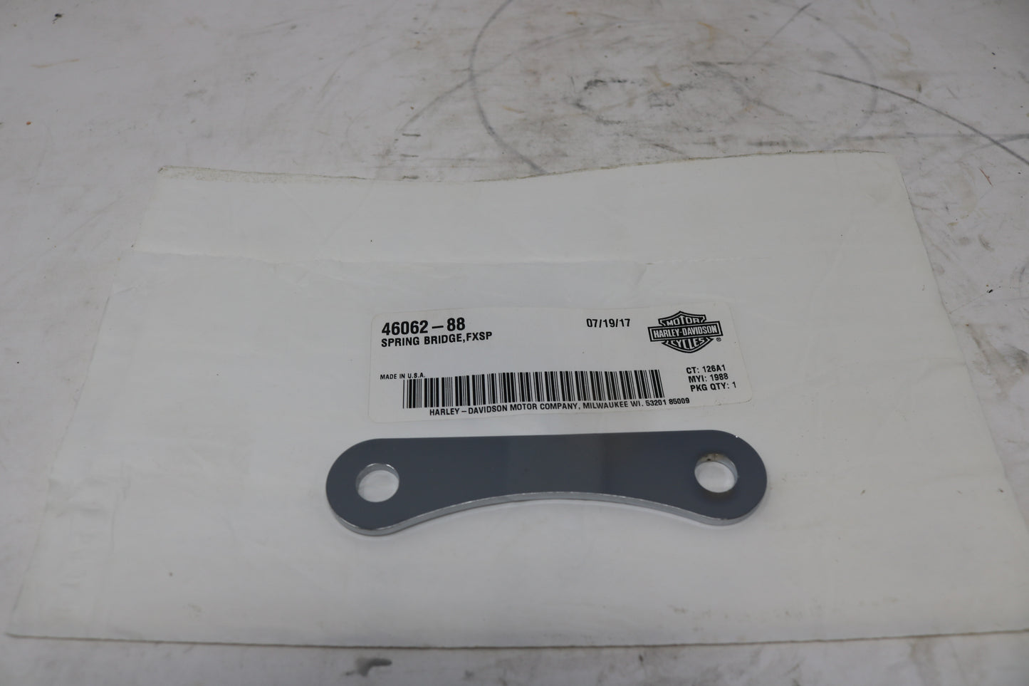 46062-88 NEW OEM HARLEY-DAVIDSON FLSTS FXSTS SPRINGER FRONT END SPRING BRIDGE
